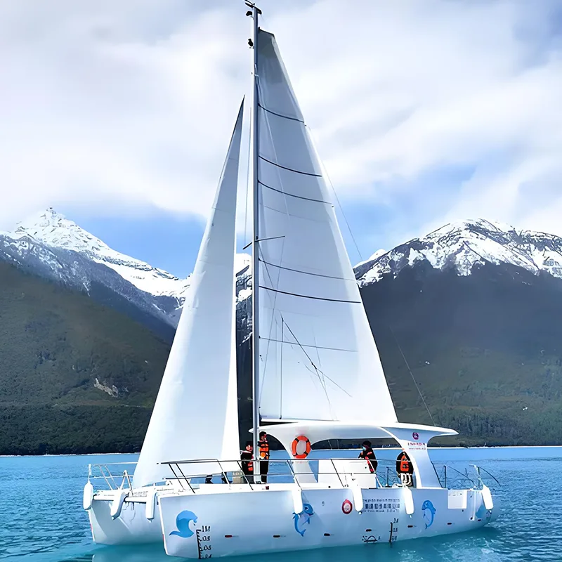 10M Catamaran Cruises baharini