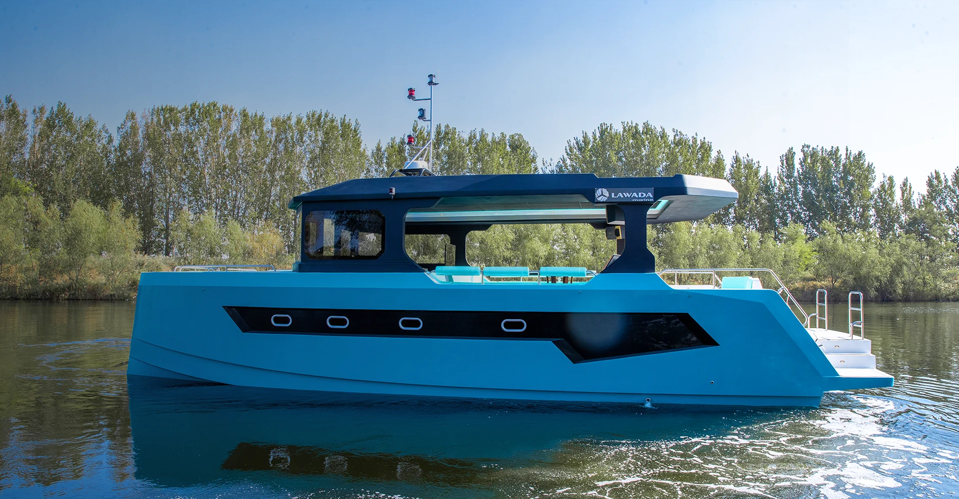 Mtoaji wa Yacht ya kibiashara