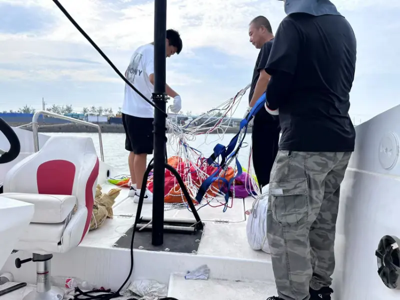 Lawada ® yacht iliyozingatia mahitaji ya wateja, kuongeza muundo wa mashua ya Parasail ili kuongeza faida za kiutendaji